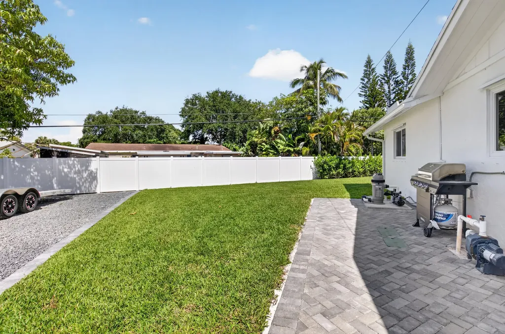135 SE 28th Court Boynton Beach FL 33435