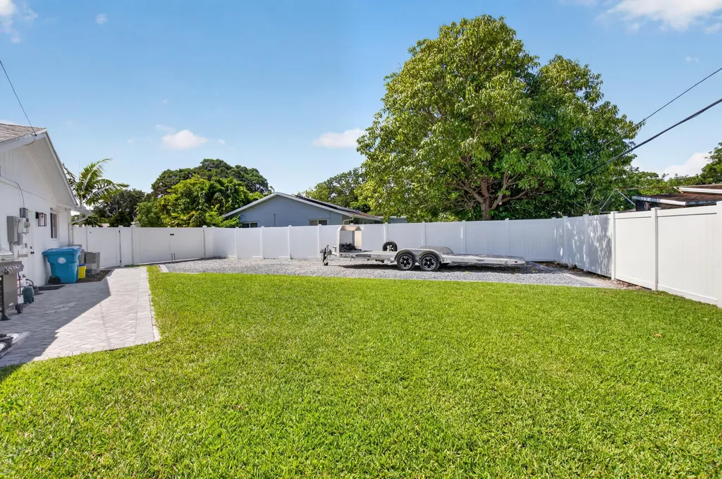 135 SE 28th Court Boynton Beach FL 33435