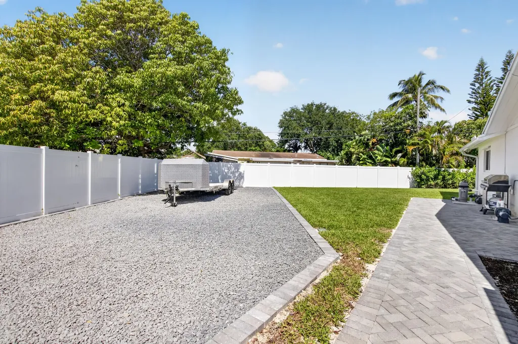 135 SE 28th Court Boynton Beach FL 33435