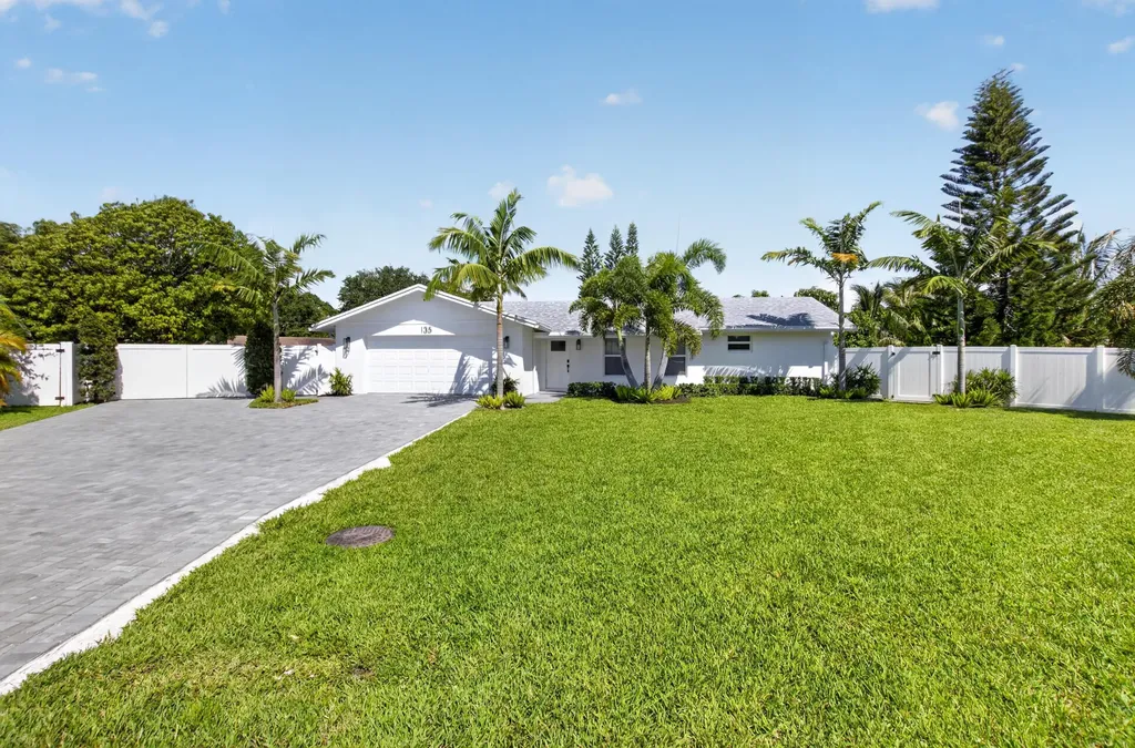 135 SE 28th Court Boynton Beach FL 33435