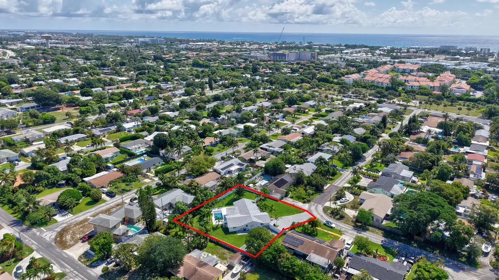 135 SE 28th Court Boynton Beach FL 33435