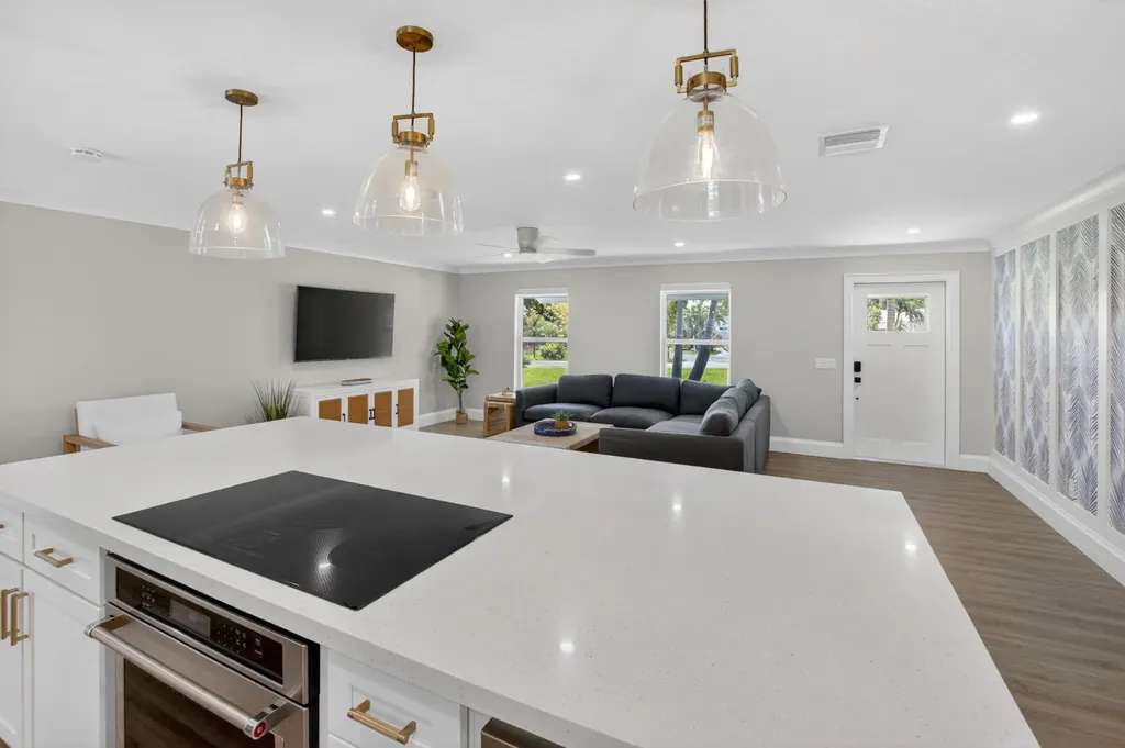 135 SE 28th Court Boynton Beach FL 33435