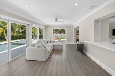 135 SE 28th Court Boynton Beach FL 33435