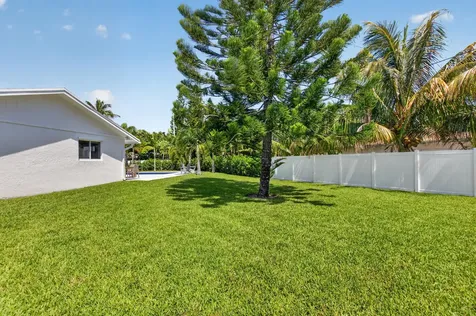 135 SE 28th Court Boynton Beach FL 33435