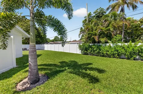 135 SE 28th Court Boynton Beach FL 33435
