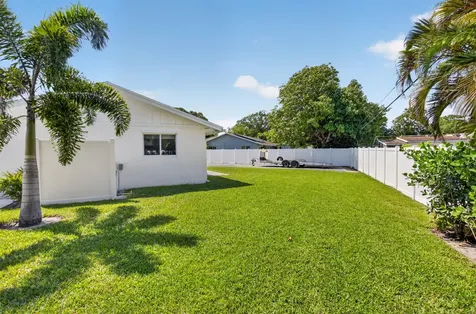135 SE 28th Court Boynton Beach FL 33435