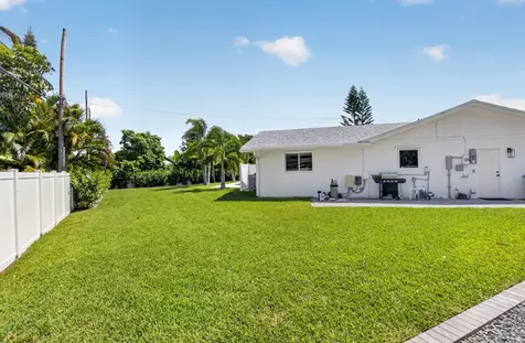 135 SE 28th Court Boynton Beach FL 33435
