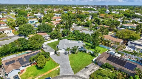 135 SE 28th Court Boynton Beach FL 33435
