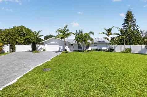 135 SE 28th Court Boynton Beach FL 33435