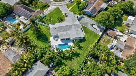 135 SE 28th Court Boynton Beach FL 33435