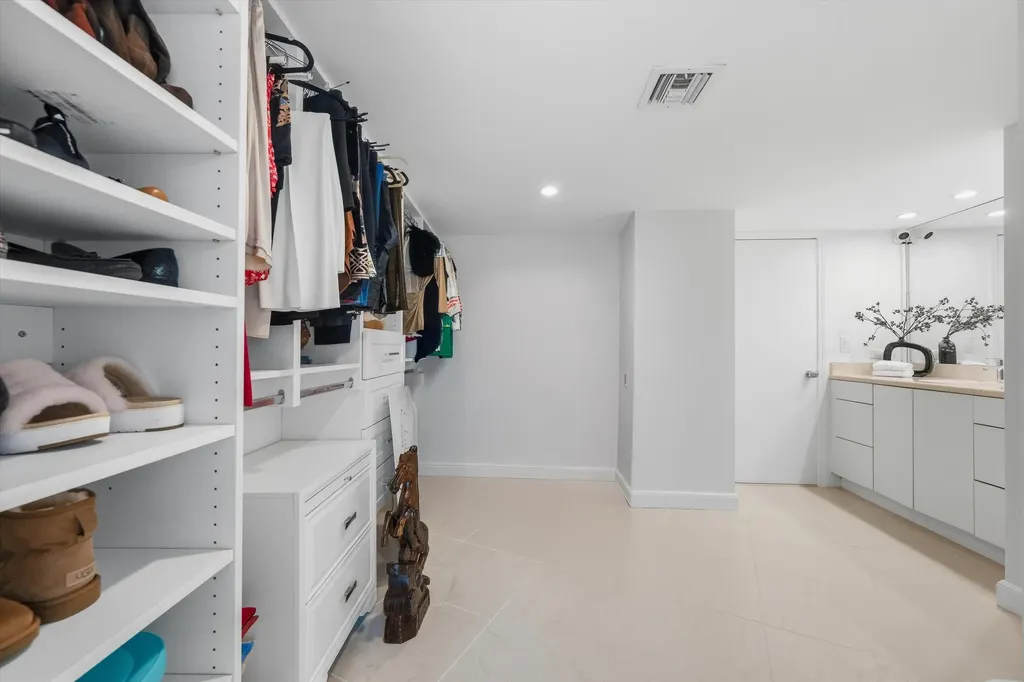100 Sunrise Avenue Palm Beach FL 33480