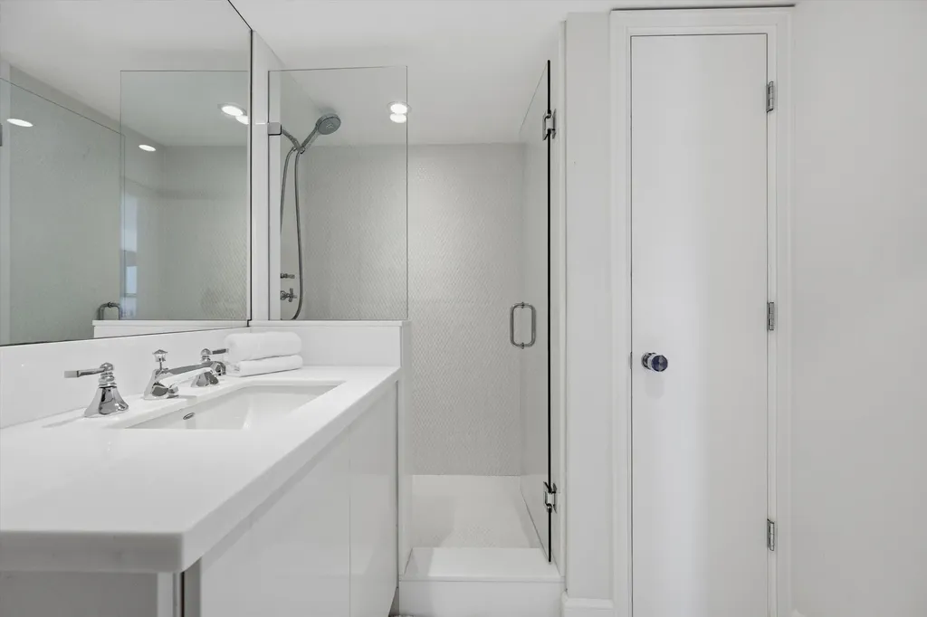 100 Sunrise Avenue Palm Beach FL 33480
