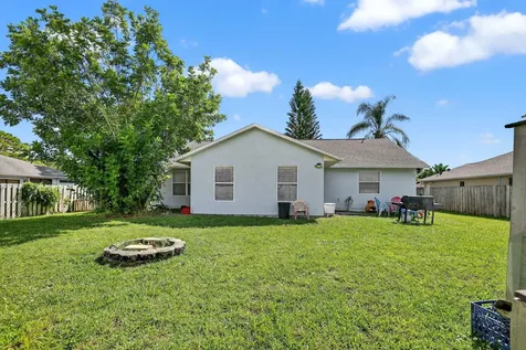 1622 SE Nancy Lane Port St Lucie FL 34983