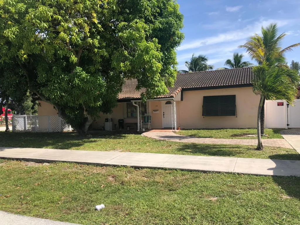 118 NW 4th Street Boynton Beach FL 33435