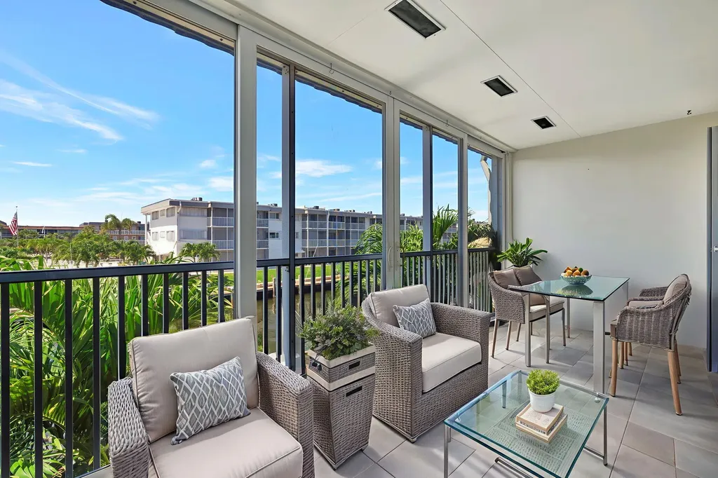 121 Wettaw Lane North Palm Beach FL 33408