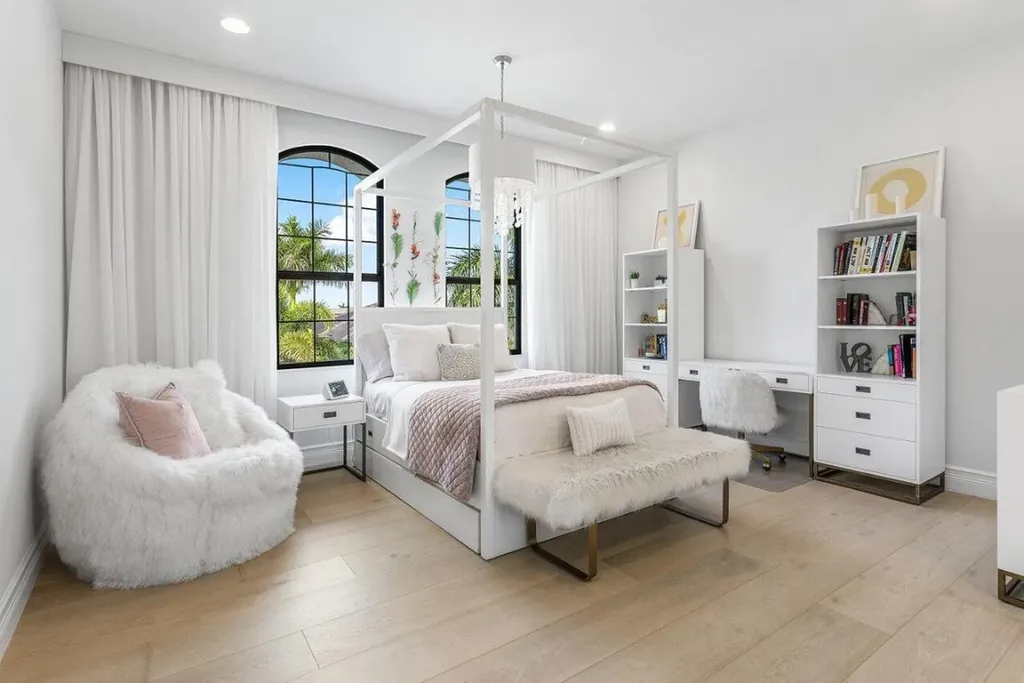9276 Biaggio Road Boca Raton FL 33496