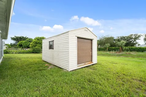 372 SE Oakridge Drive Port St Lucie FL 34984