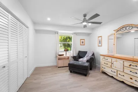 372 SE Oakridge Drive Port St Lucie FL 34984