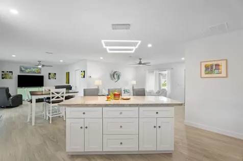 372 SE Oakridge Drive Port St Lucie FL 34984