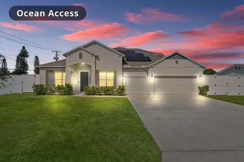 105 NE Sagamore Terrace Port St Lucie FL 34983