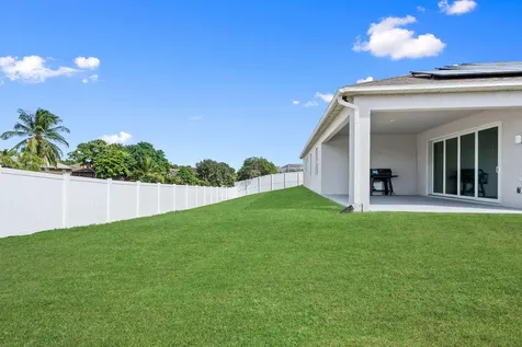 105 NE Sagamore Terrace Port St Lucie FL 34983