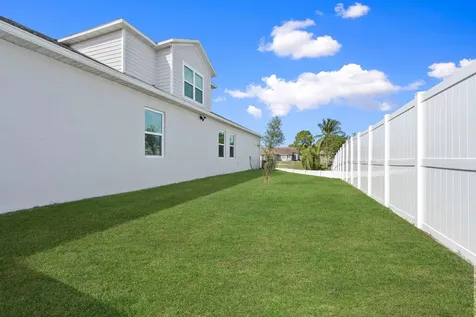 105 NE Sagamore Terrace Port St Lucie FL 34983