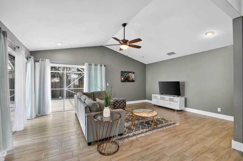 1984 White Coral Way Wellington FL 33414