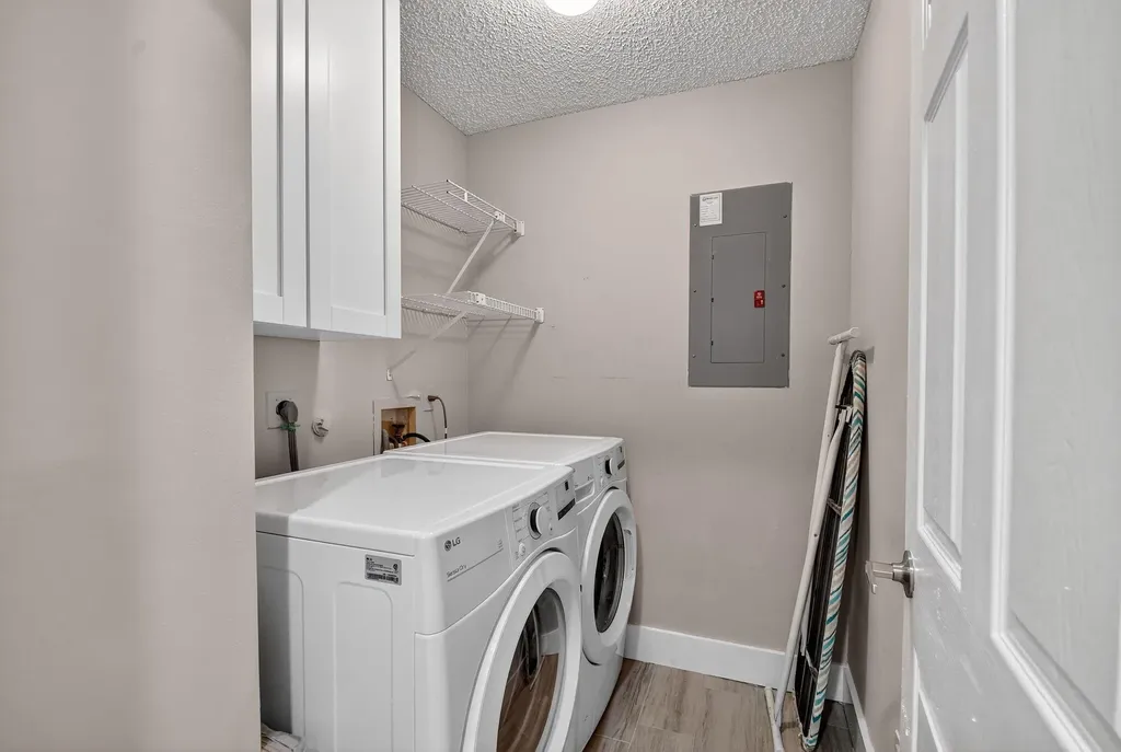 1984 White Coral Way Wellington FL 33414
