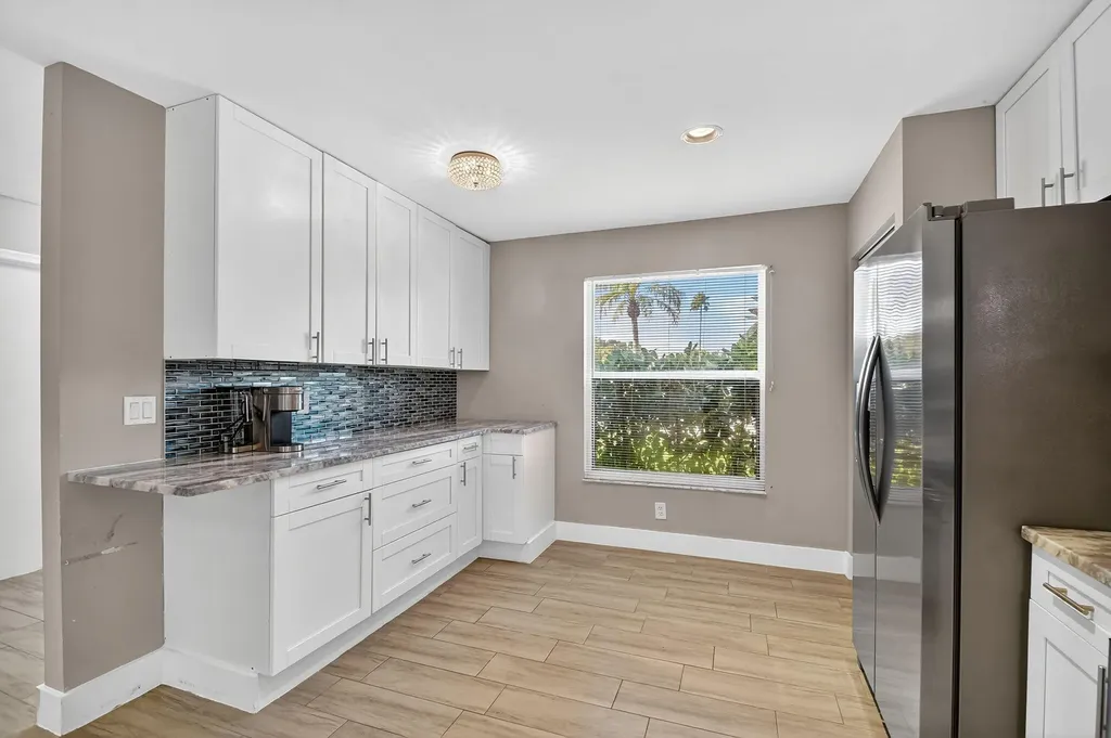 1984 White Coral Way Wellington FL 33414