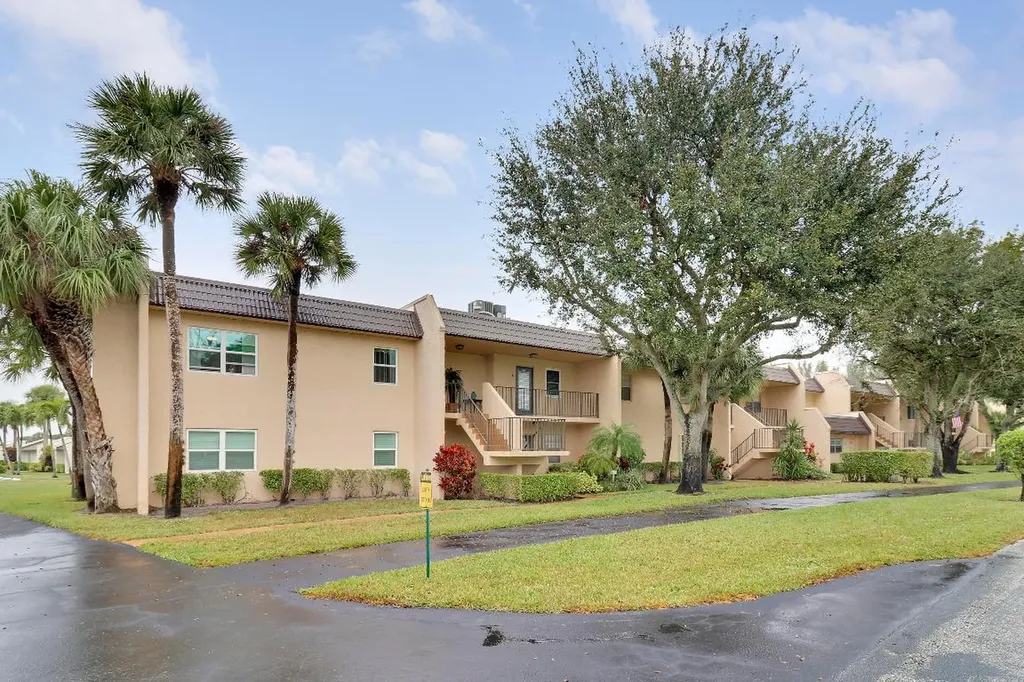 120 Lake Constance Drive West Palm Beach FL 33411