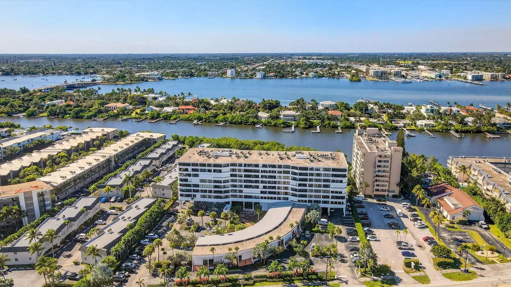 3589 S Ocean Boulevard South Palm Beach FL 33480