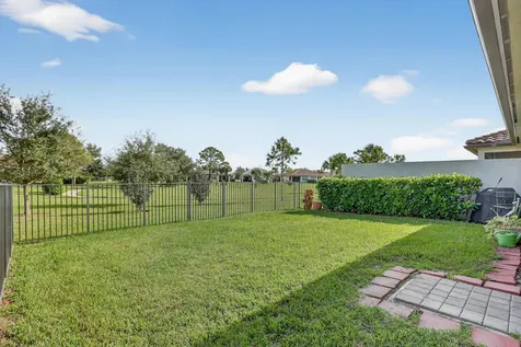 5130 Unity Square Vero Beach FL 32967