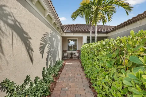 5130 Unity Square Vero Beach FL 32967