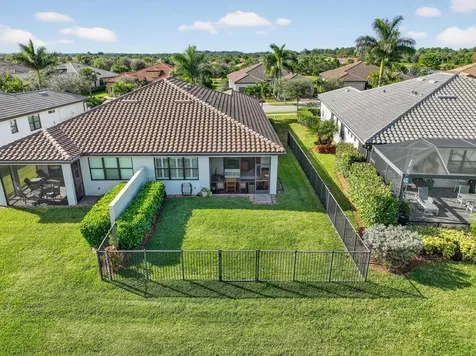 5130 Unity Square Vero Beach FL 32967