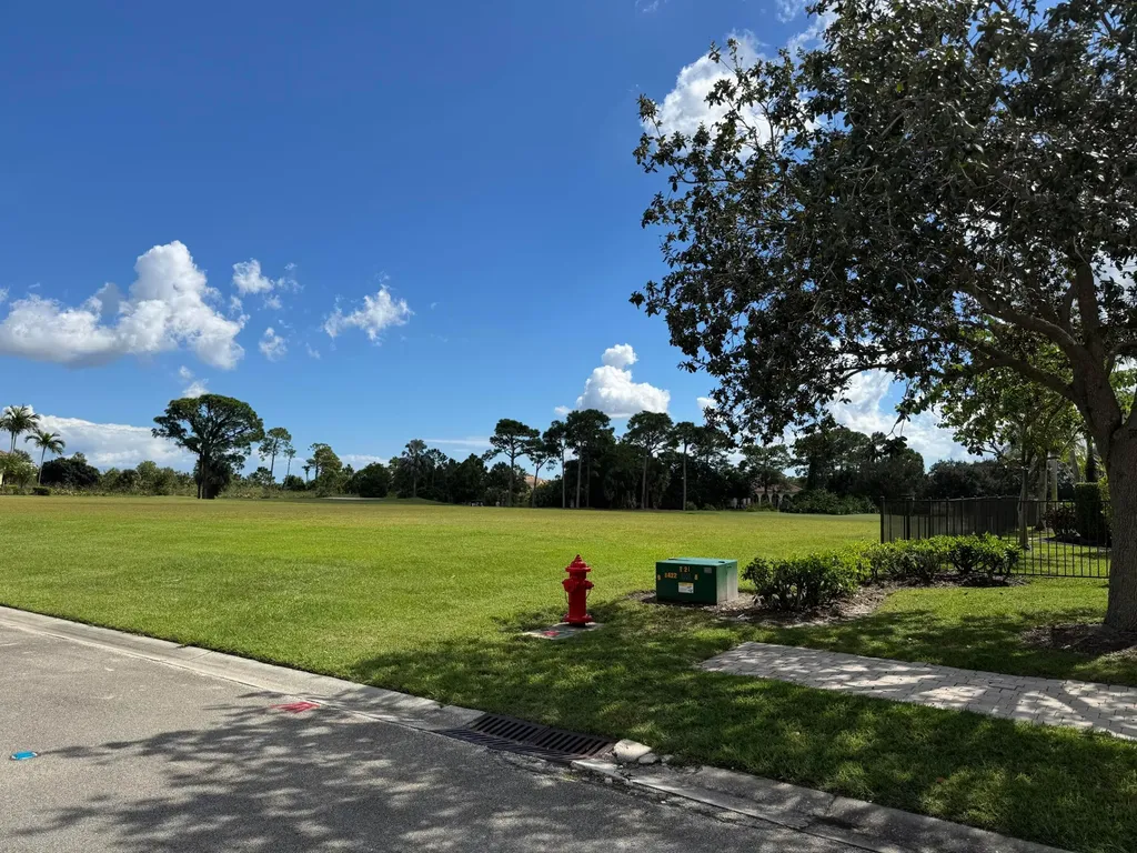 121 SE San Priverno Port St Lucie FL 34984