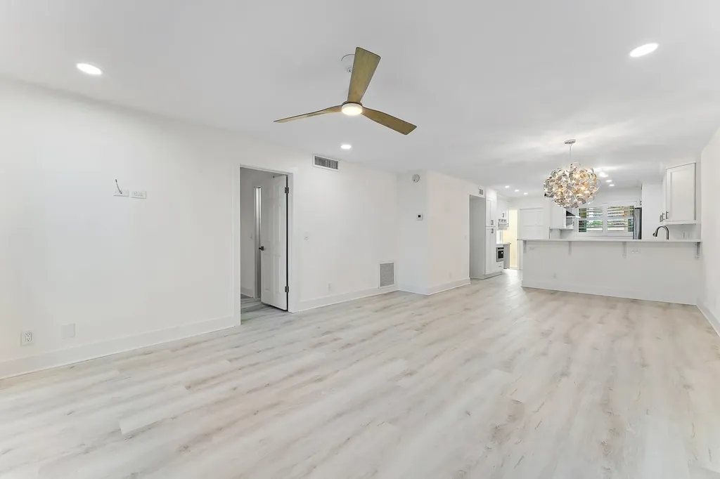 29 Yacht Club Drive North Palm Beach FL 33408