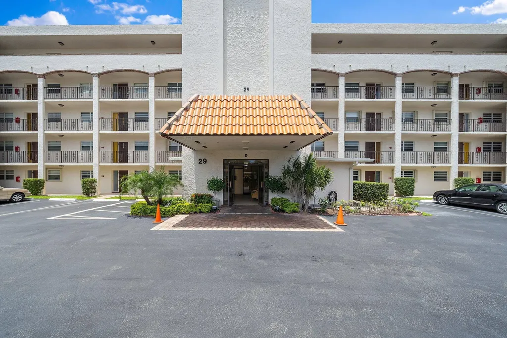 29 Yacht Club Drive North Palm Beach FL 33408