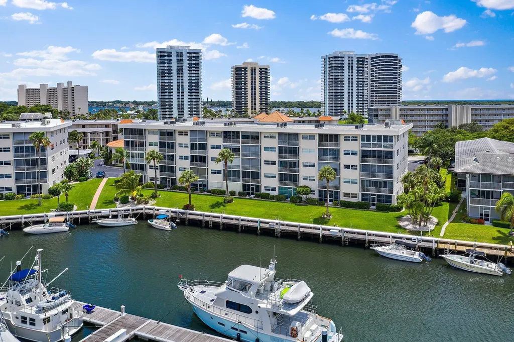 29 Yacht Club Drive North Palm Beach FL 33408
