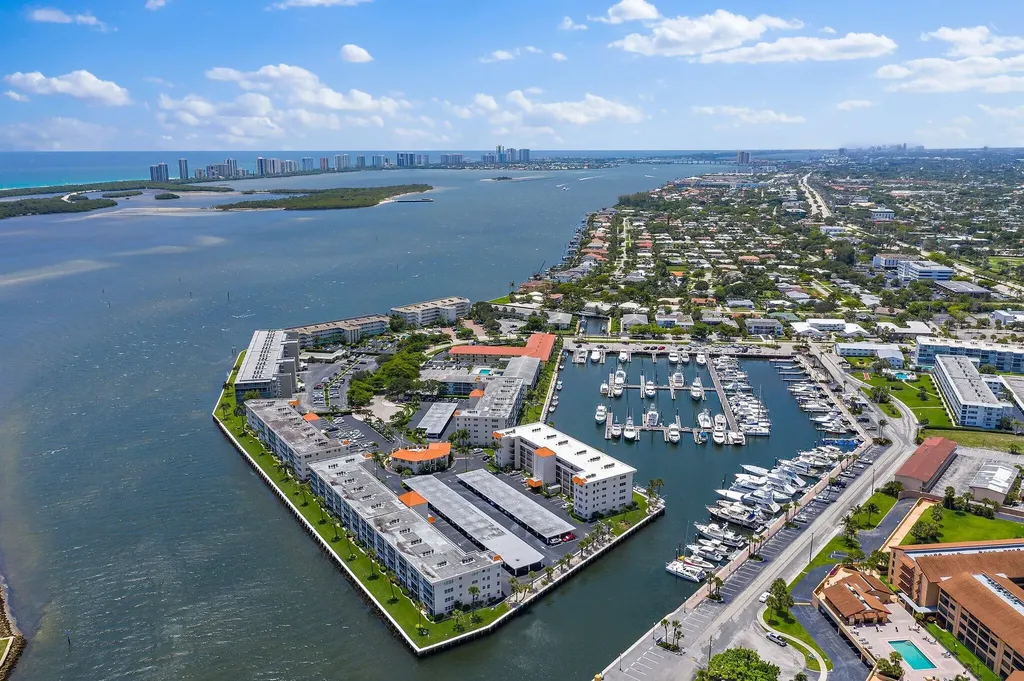 29 Yacht Club Drive North Palm Beach FL 33408