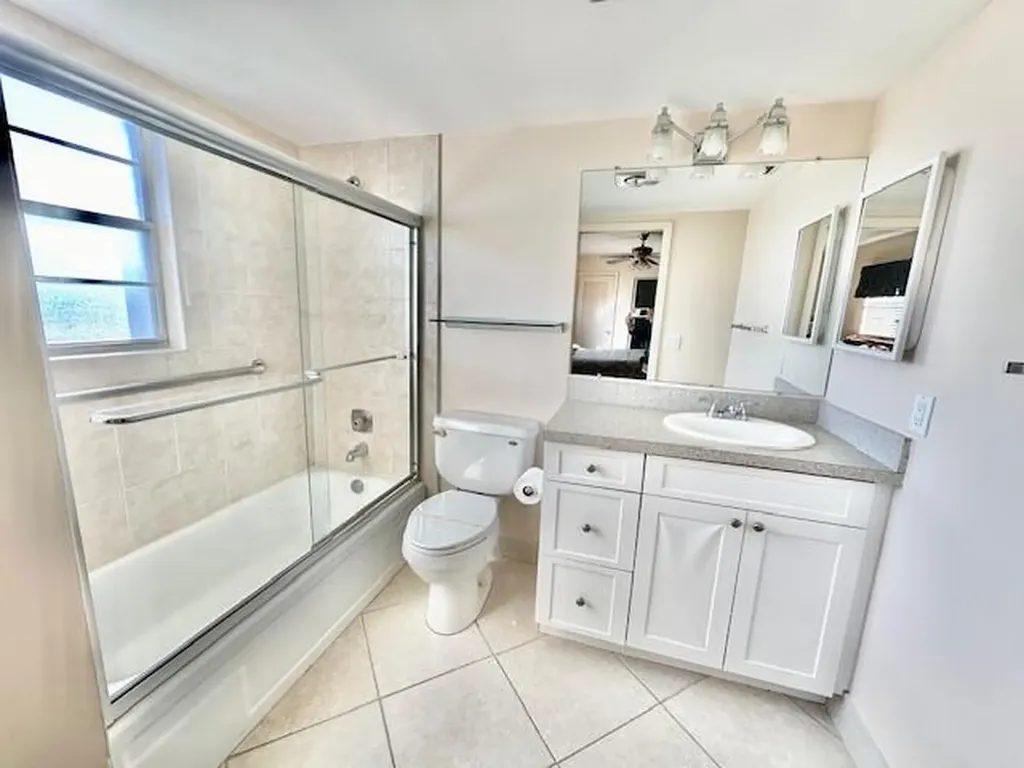 4001 Hythe A Boca Raton FL 33434