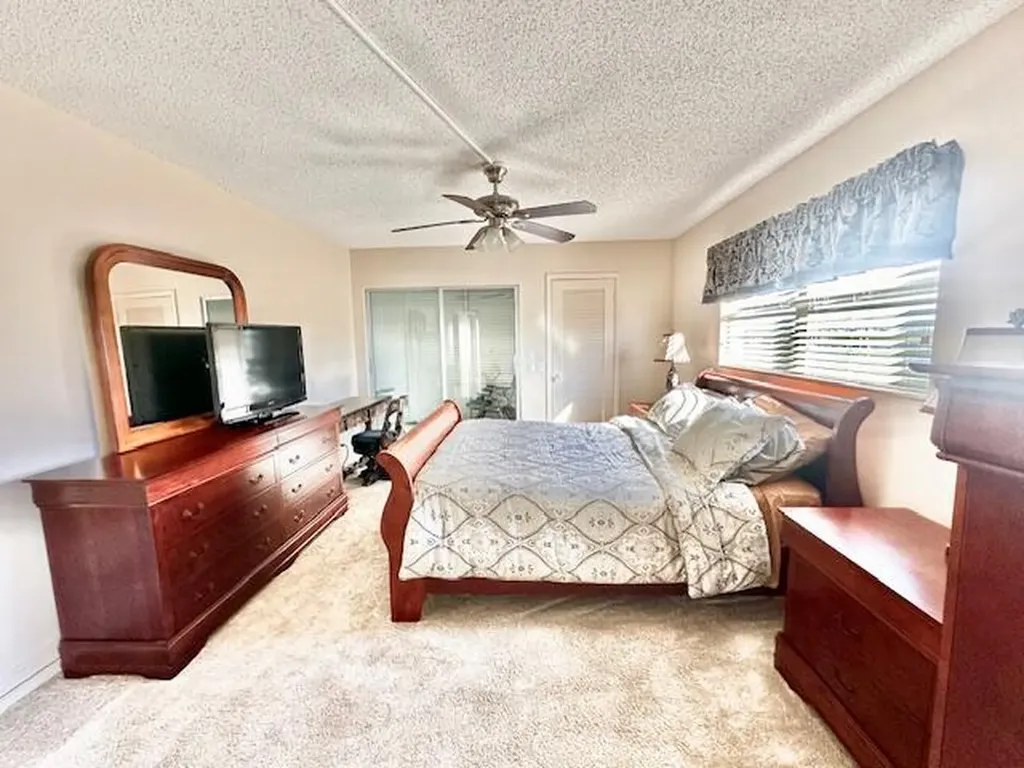 4001 Hythe A Boca Raton FL 33434