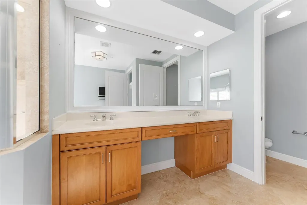 604 NE Francesca Lane Boca Raton FL 33487