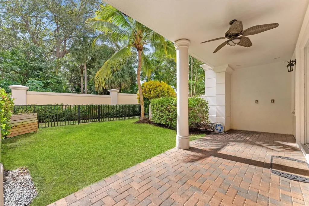 604 NE Francesca Lane Boca Raton FL 33487