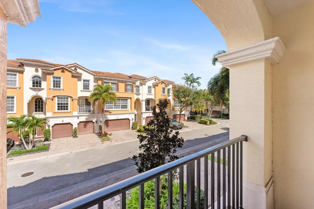 604 NE Francesca Lane Boca Raton FL 33487