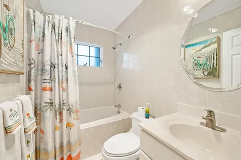 2251 NE 37th Court Lighthouse Point FL 33064