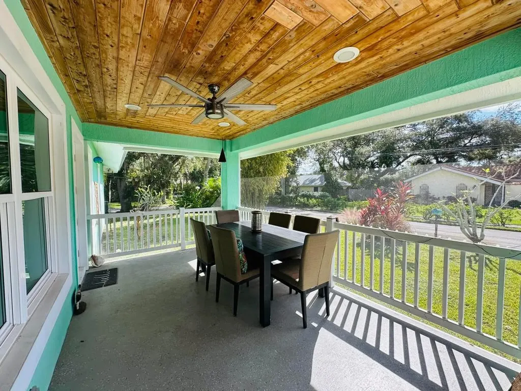 2415 Laurel Lane Palm Beach Gardens FL 33410