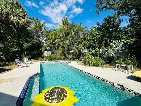 2415 Laurel Lane Palm Beach Gardens FL 33410
