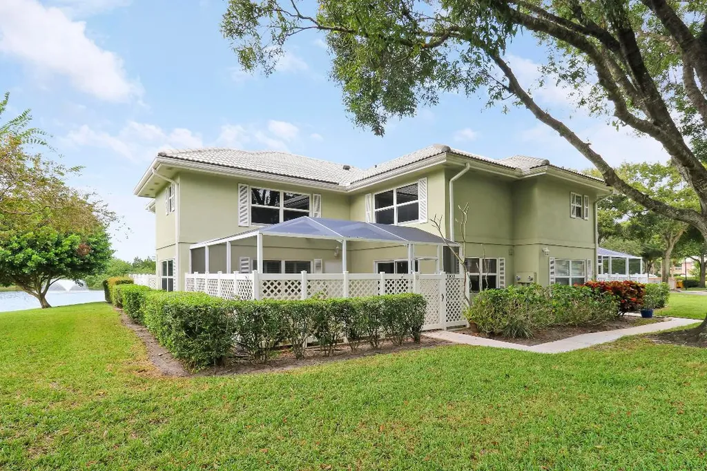 1903 Stratford Way West Palm Beach FL 33409