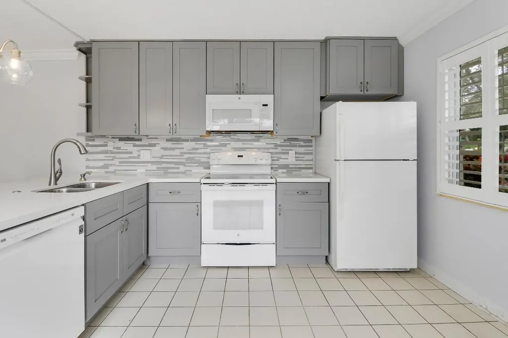 1903 Stratford Way West Palm Beach FL 33409