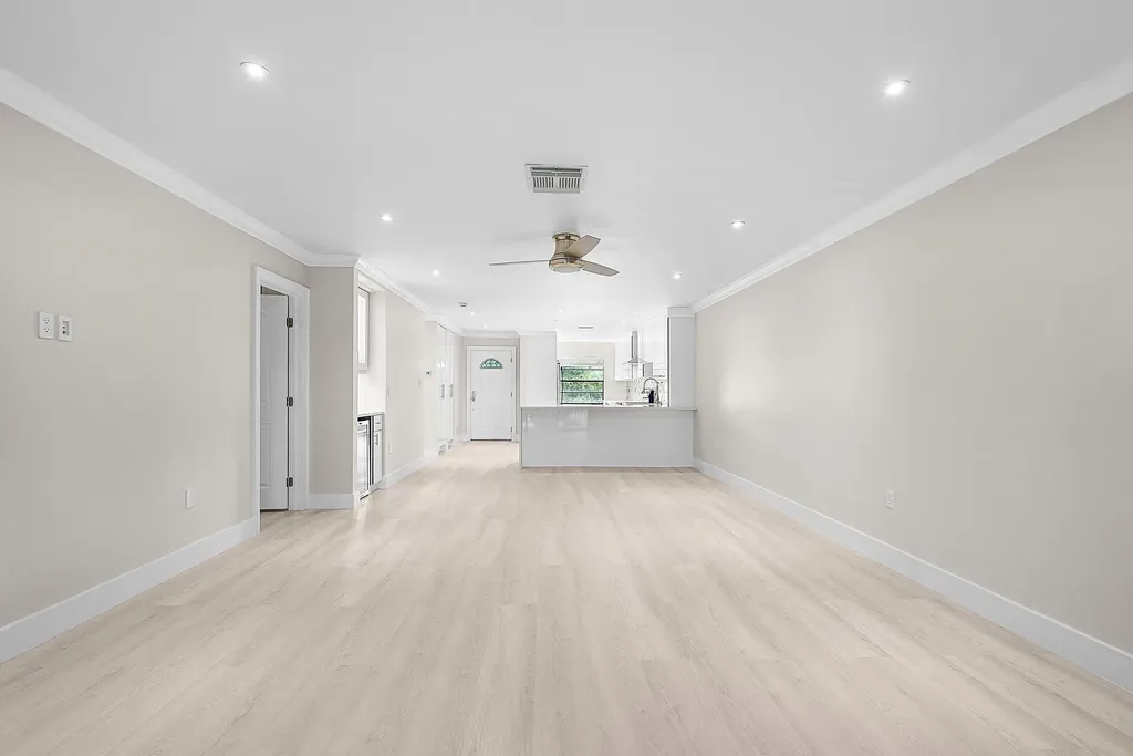 18 Stratford Drive E Boynton Beach FL 33436
